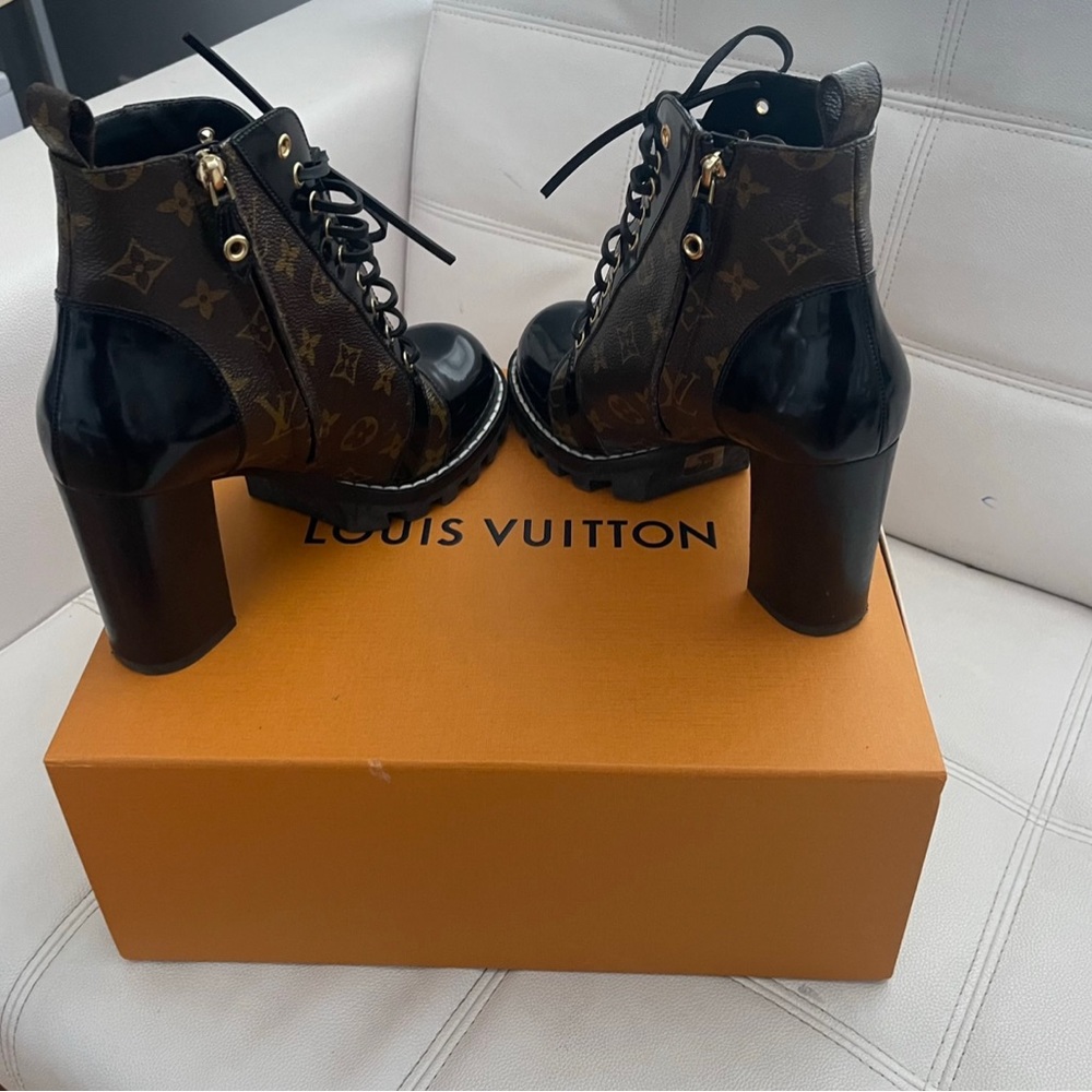Authentic Louis Vuitton STAR TRAIL BOOTS - Picture 4 of 5